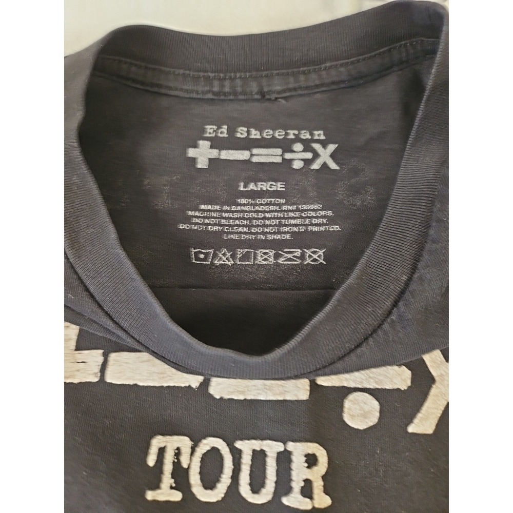 Ed Sheeran T-shirt Mens Medium Divide World‎ Tour Black Cotton Short Sleeve Tee - Picture 3 of 3